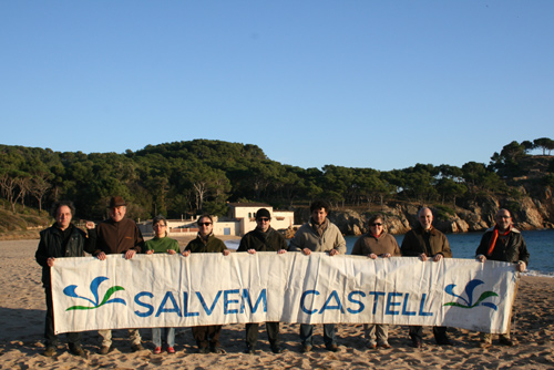 Antiga junta de Salvem Castell, en un dels aniversaris del referèndum.