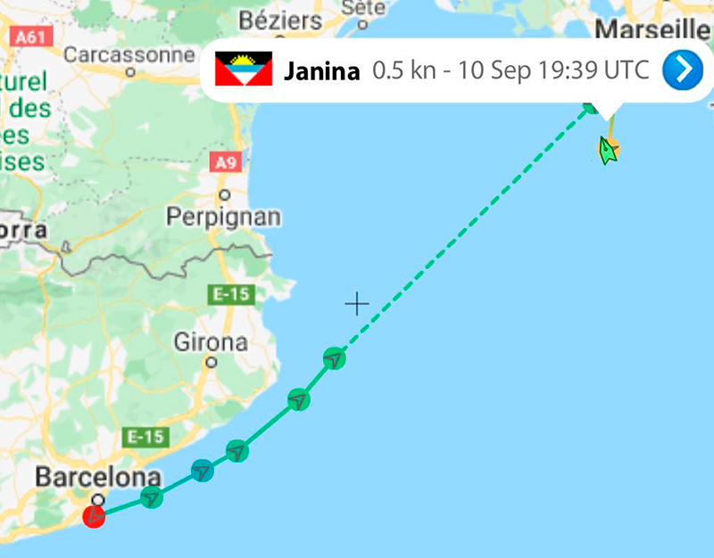 El mercant feia la ruta entre Barcelona i Marsella quan es va trobar amb la Ramona a 8 milles de la costa.
