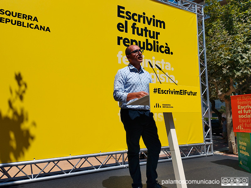L'alcalde de Palamós, Lluís Puig, durant l'acte d'ERC d'aquest dissabte als Jardins de l'1 d'Octubre.