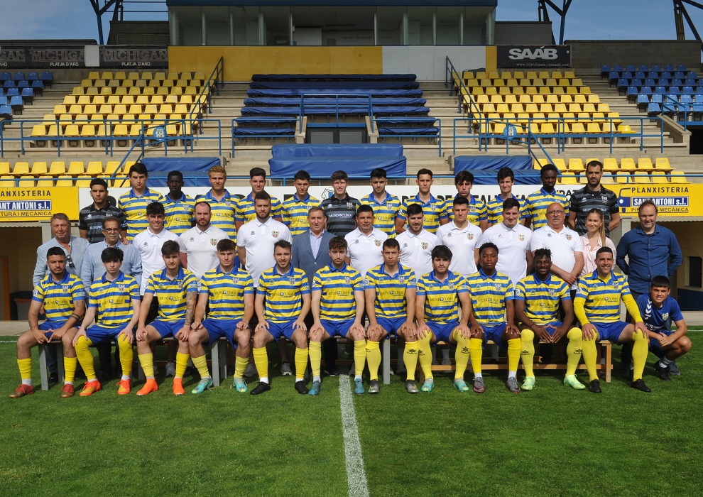 La plantilla del Palamós Club de Futbol. (Foto: Palamós CF - Toni Forns)