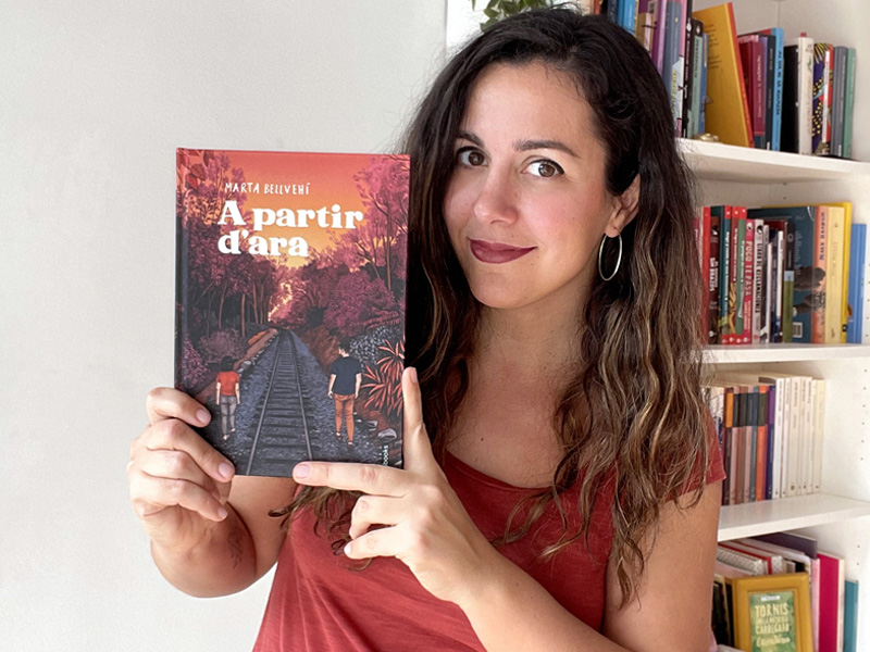 Marta Bellvehí amb la seva segona novel·la 'A partir d'ara'.