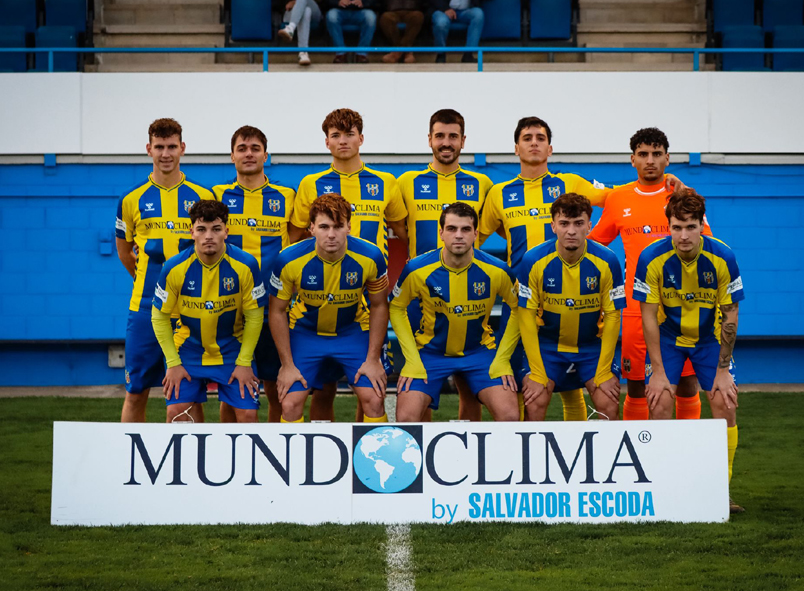 Onze inicial del Palamós en el partit disputat avui davant el Mollet. (Foto: Palamós CF - Laura Heras).