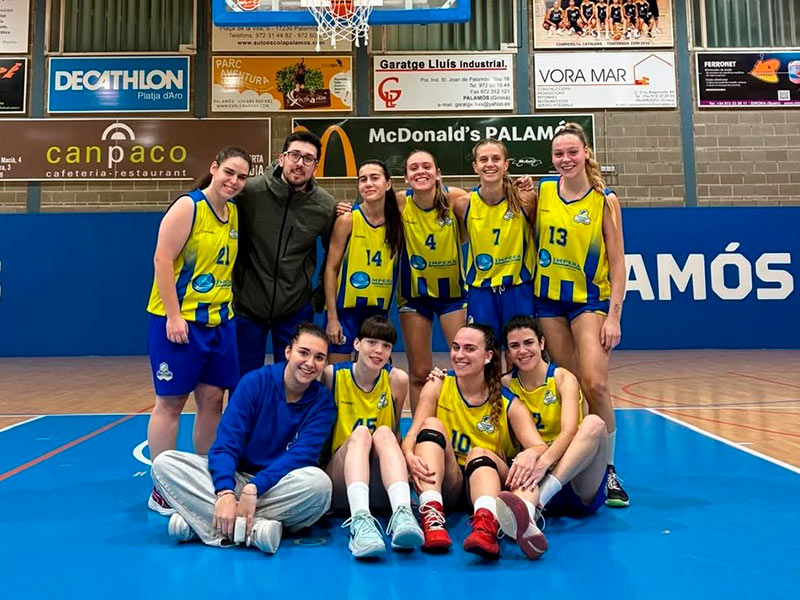 El sènior femení del CE Palamós va guanyar dissabte el darrer partit de l'any. (Foto: CE Palamós).
