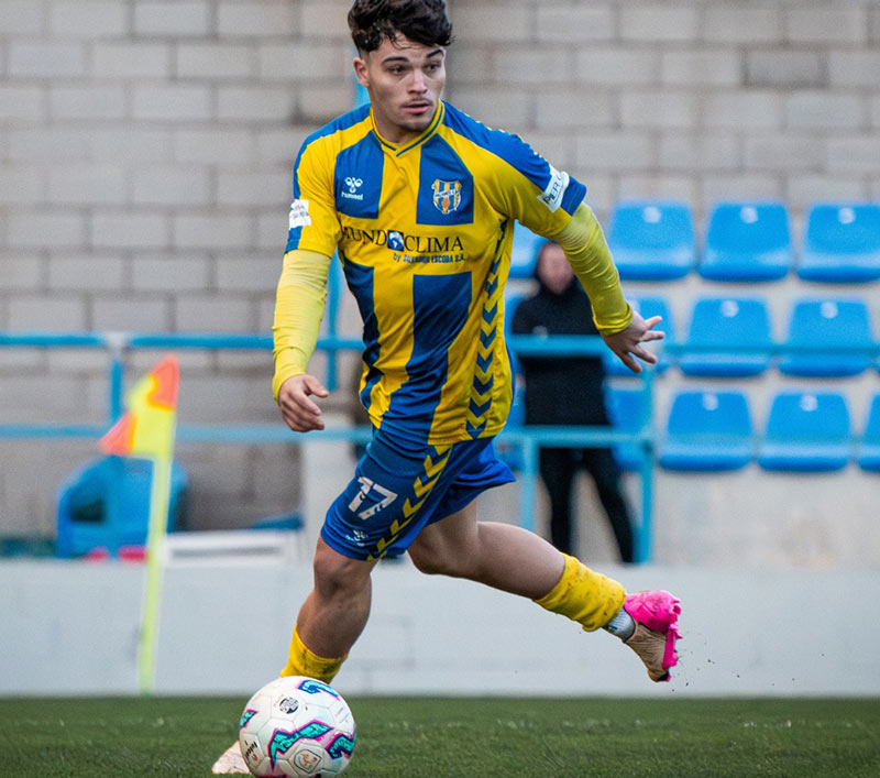El jugador del Palamós, Marquès, en un partit d'aquesta temporada a l'estadi. (Foto: Palamós CF - Laura Heras).