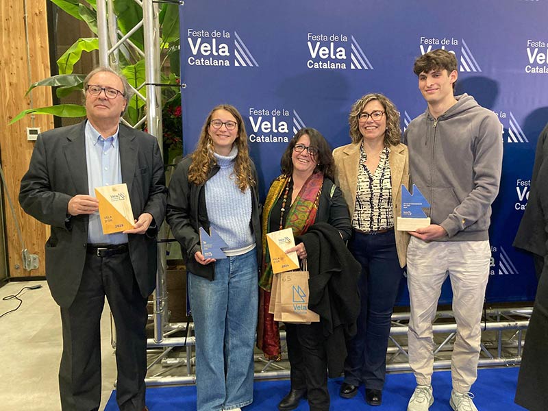 La regidora d'esports, Yolanda Aguilar, segona per la dreta, va acompanyar al Club Nàutic Costa Brava Vela Palamós. (Foto: Ajuntament de Palamós).