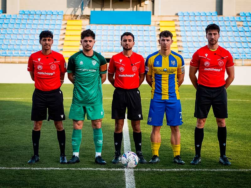 El Palamós va perdre dissabte a casa davant el Lloret. (Foto: Palamós CF - Laura Heras).