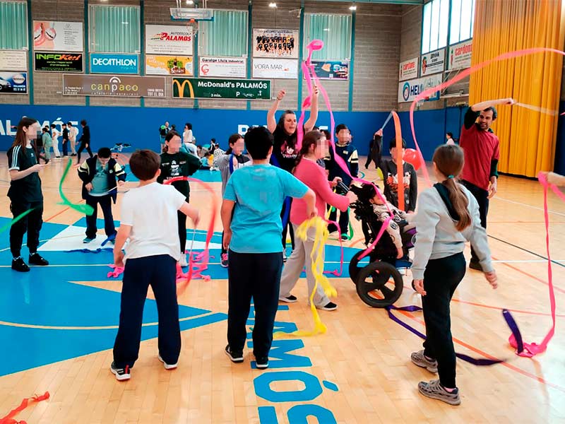 Activitats del programa Zero Barreres al Pavelló Municipal d'Esports. (Foto: Ajuntament de Palamós).