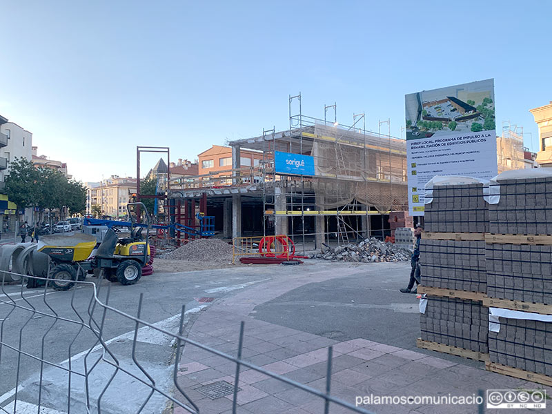 Estat de les obres del Mercat Municipal de Palamós, ahir a la tarda.