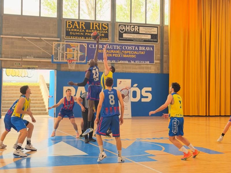 El sènior masculí del CE Palamós va guanyar de 20 punts al Guíxols. (Foto: CE Palamós).