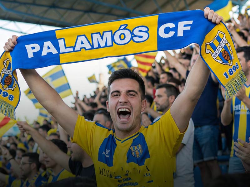 El Palamós disputarà el primer partit de la promoció aquest diumenge a casa. (Foto: Palamós CF - Laura Heras).