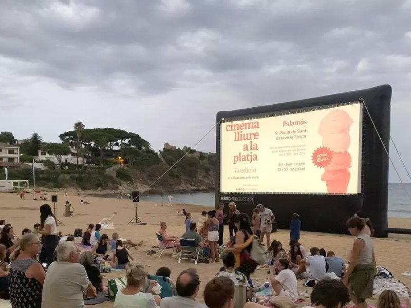 'Cinema lliure' a la Fosca, l'estiu passat. (Foto: Cinema Lliure).