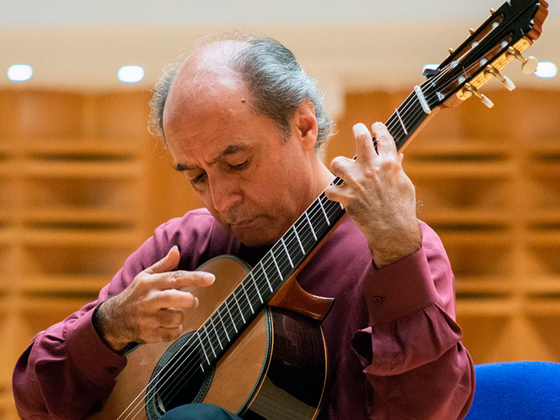 El guitarrista Mesut Özgen. (Foto: Mesut Özgen).
