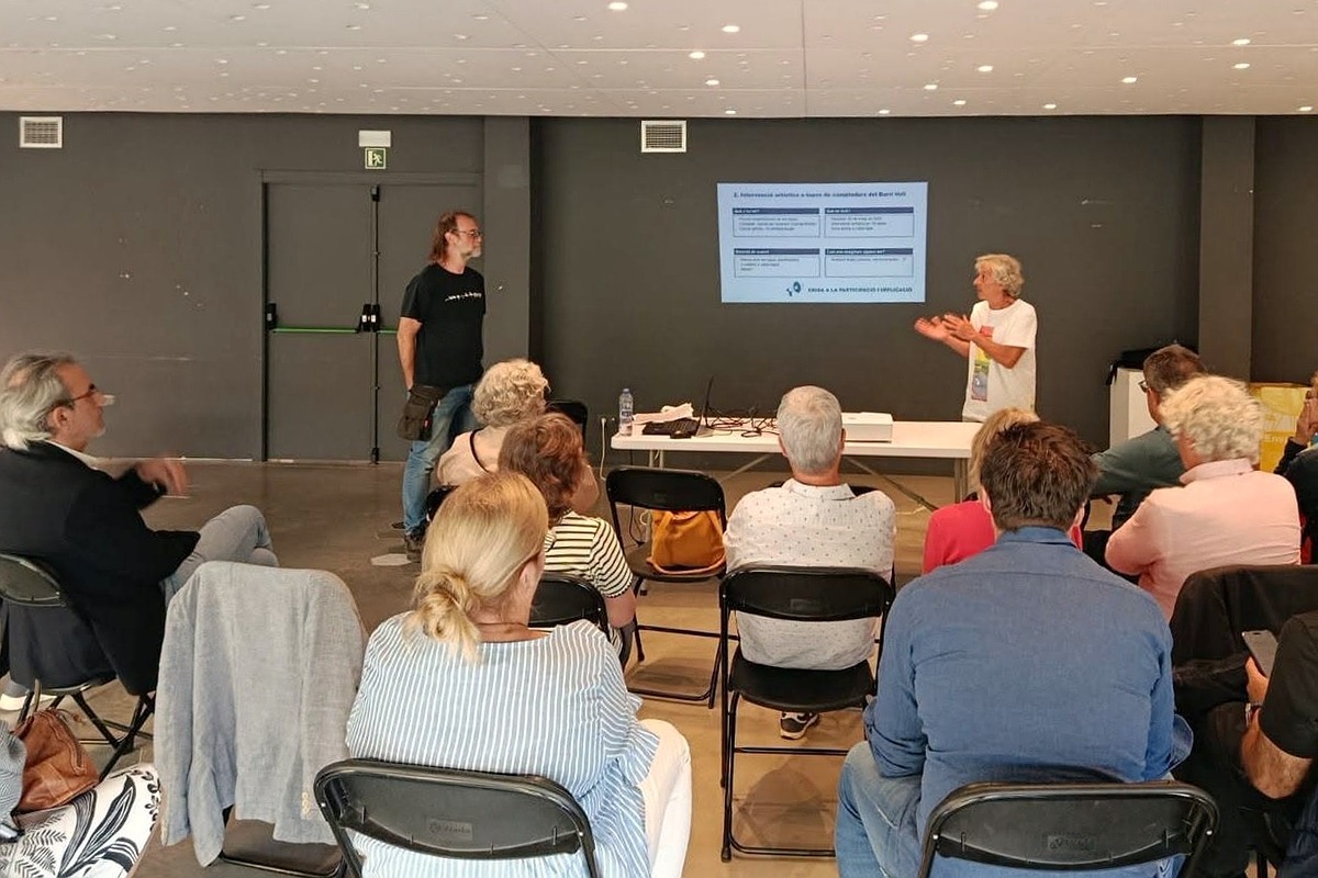 Imatge d'arxiu d'una de les reunions participatives entre la ciutadania i l'Ajuntament de Palamós i Sant Joan. (Foto: Ajuntament de Palamós i Sant Joan).