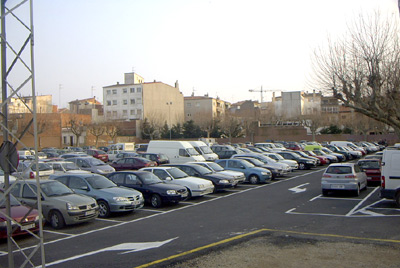 El camp vell del carrer de Cervantes, ara ocupat per un aparcament