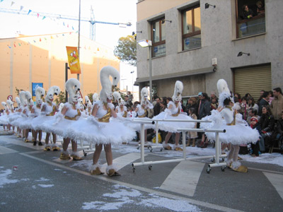 Les Troneres, durant la seva desfilada a la rua de dissabte