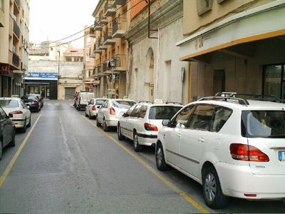La parada de taxis del carrer de López Puigcerver