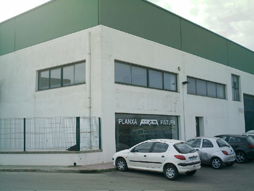 La nau on Funerària Poch vol posar el tanatori