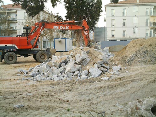 Obres de construcció de la nova biblioteca municipal.