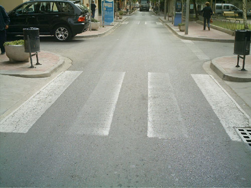 Un pas de vianants al carrer del President Macià.