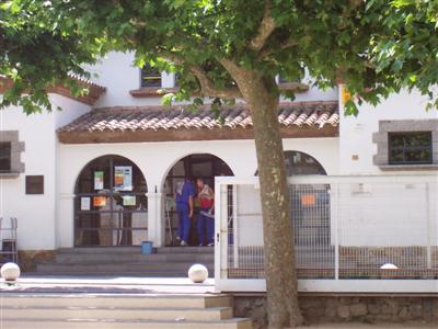 La tertúlia literària es fa a la biblioteca Lluís Barceló i Bou, a la imatge.