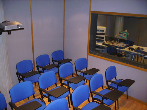 Imatge de la nova aula de formació de Ràdio Palamós.