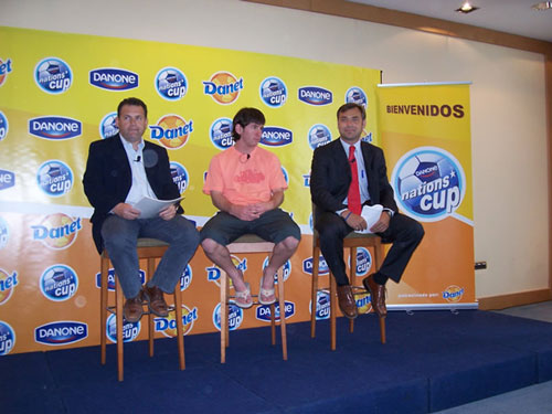 Imatge de la presentació de la Danone Nations Cup, amb el jugador del Barça, Leo Messi, al centre.