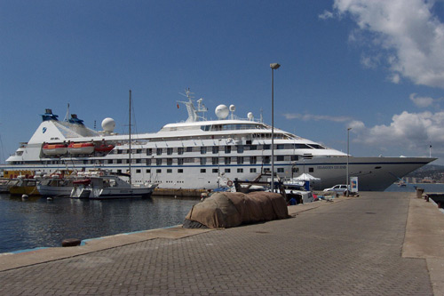 El Seabourn Legend, en una anterior estada a Palamós.