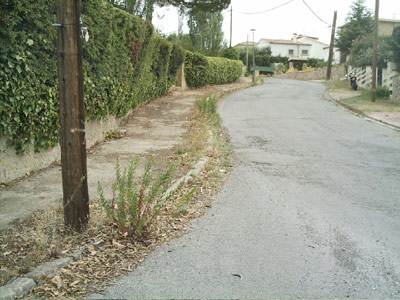 Un carrer de la urbanització Mas Pere de Calonge