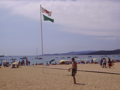 Bandera verda, avui a la platja Gran de Palamós.
