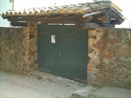 Entrada al santuari de la Mare de Déu de Bell-lloc.