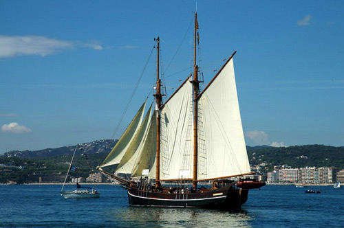 Un dels velers que han estat aquest cap de setmana a Palamós. (Fotografia cedida per Josep Lois).