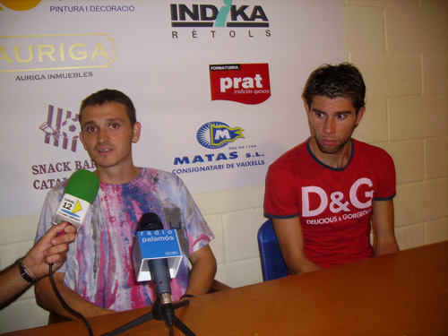 Albert Parés, a la dreta, al costat del també jugador del Palamós C.F., Jordi Matamala.