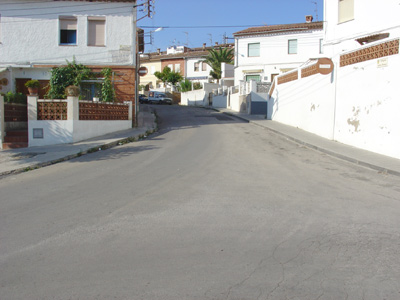 Un carrer del barri de les Cases Noves.