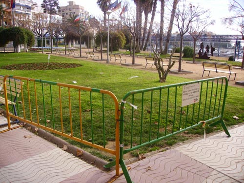 El punt de recollida del passeig del Mar, sense arbres.