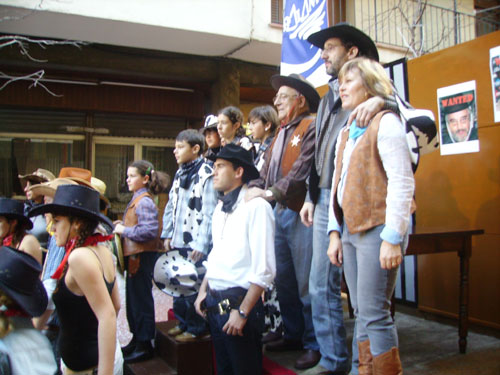 Botiguers disfressats, aquesta tarda.