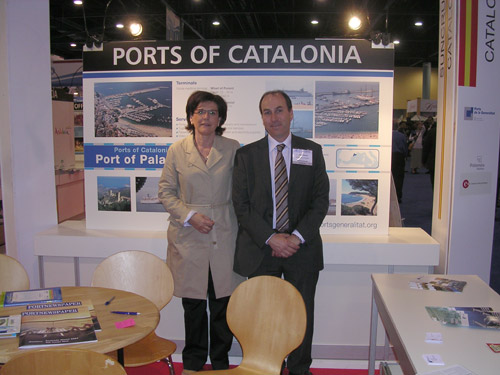 La gerent de Ports de la Generalitat, Dolors Rodríguez, i el president de la Cambra de Comerç de Palamós, Xavier Ribera, a la fira de Miami.