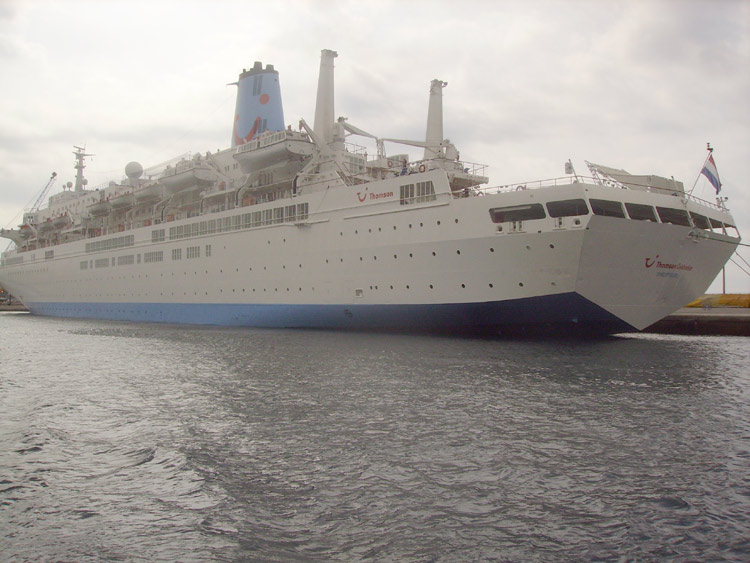 El Thomson Celebration, avui al port de Palamós.