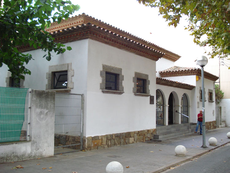 La biblioteca vella del carrer de Jacint Verdaguer.
