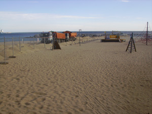 Obres de reparació dels espigons de la platja de Sant Antoni.