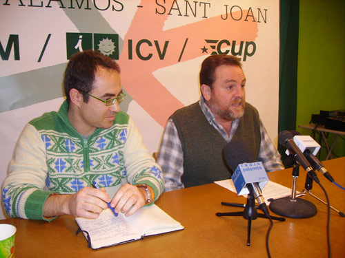 El regidor de l'Entesa a l'Ajuntament de Palamós, Èrik Solés, en primer terme.