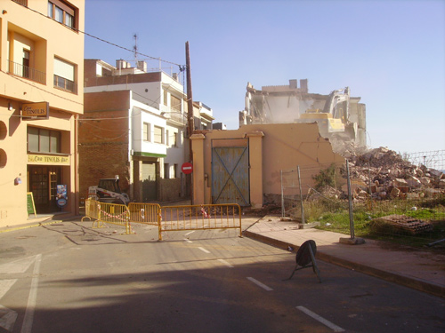 Enderroc de l'edfici Xirlot, aquest matí.
