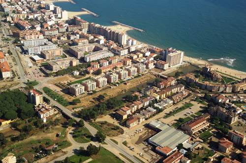 Vista aèria de la desembocadura de la riera de Calonge.