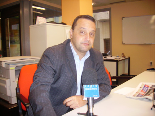 L'entrenador de la Fundació Esportiva Palamós, Robi.