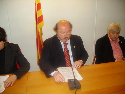 El nou alcalde de Calonge, Jordi Soler (CiU), al costat del seu antecessor, Antoni   Esteve (PSC).