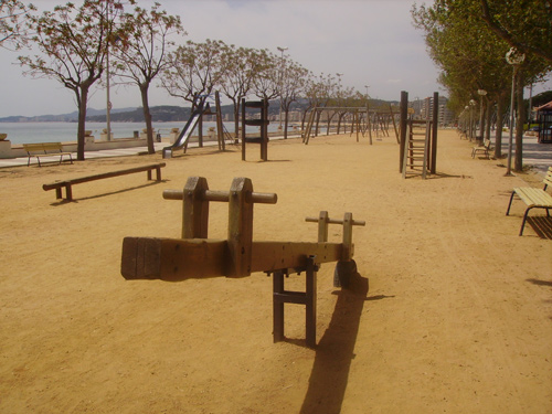 Els gronxadors del passeig del Mar.