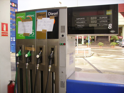 Assortidors fora de servei a la gasolinera Azur.