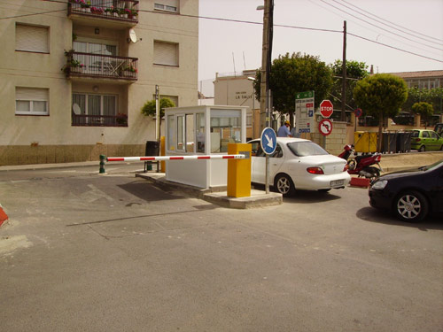 L'actual aparcament de superfície del Cervantes.