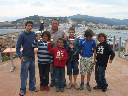 Els regatistes palamosins, diumenge a Sant Feliu.