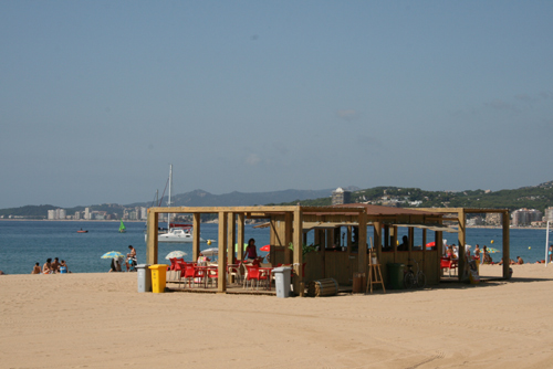 Un xiringuito de la platja Gran de Palamós, aquest passat estiu.
