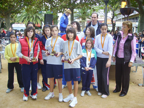 Les deu primeres classificades en categoria aleví femení.